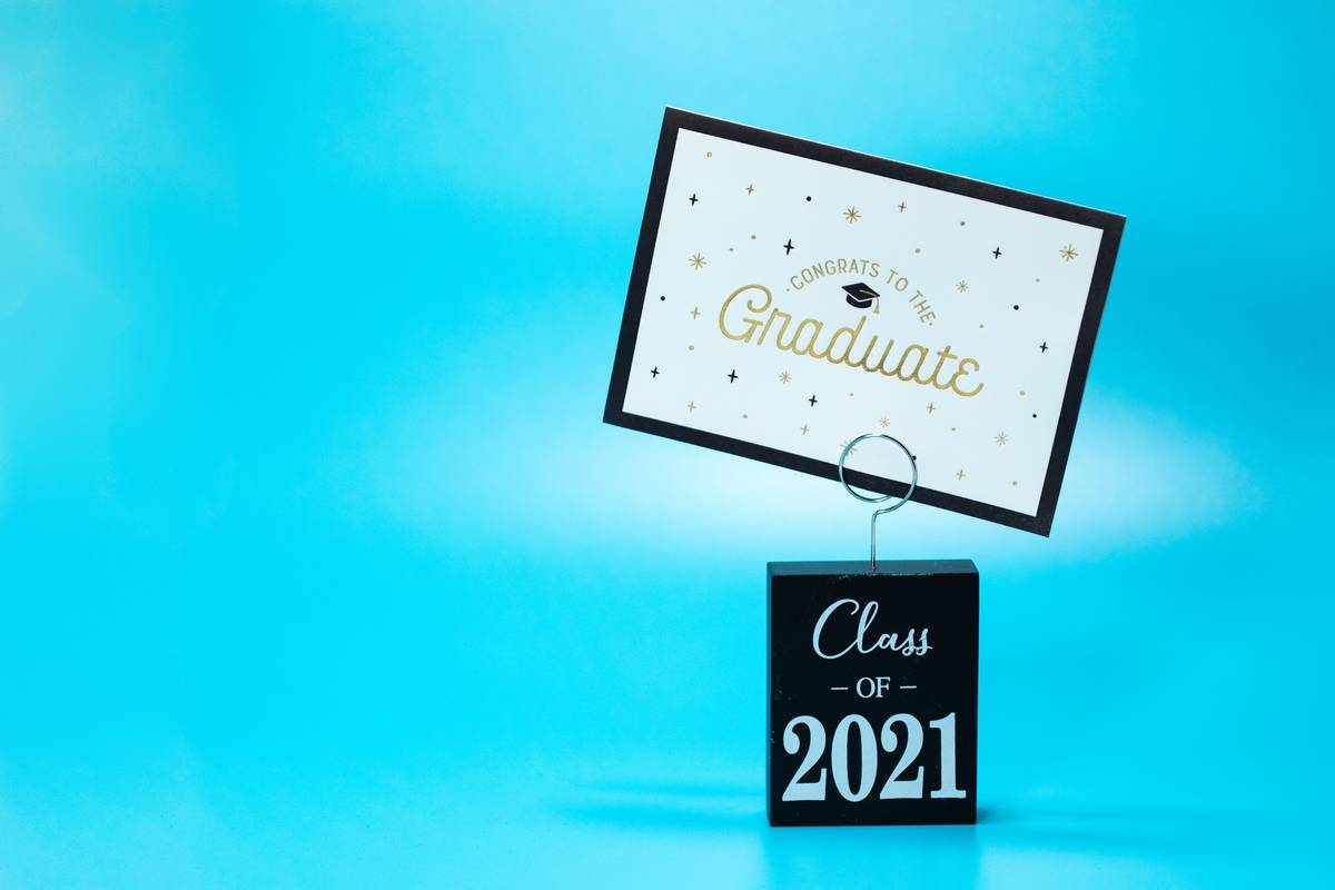 17 Creative & Budget-Friendly Decoration Ideas for Graduation That Actually Wow Guests
