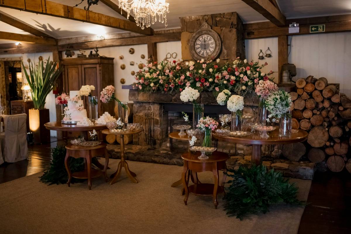 27 Rustic Graduation Party Decor Ideas That Won’t Break the Bank (or Your Sanity)